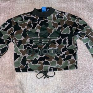 Camo Cropped Sweater! 🌱